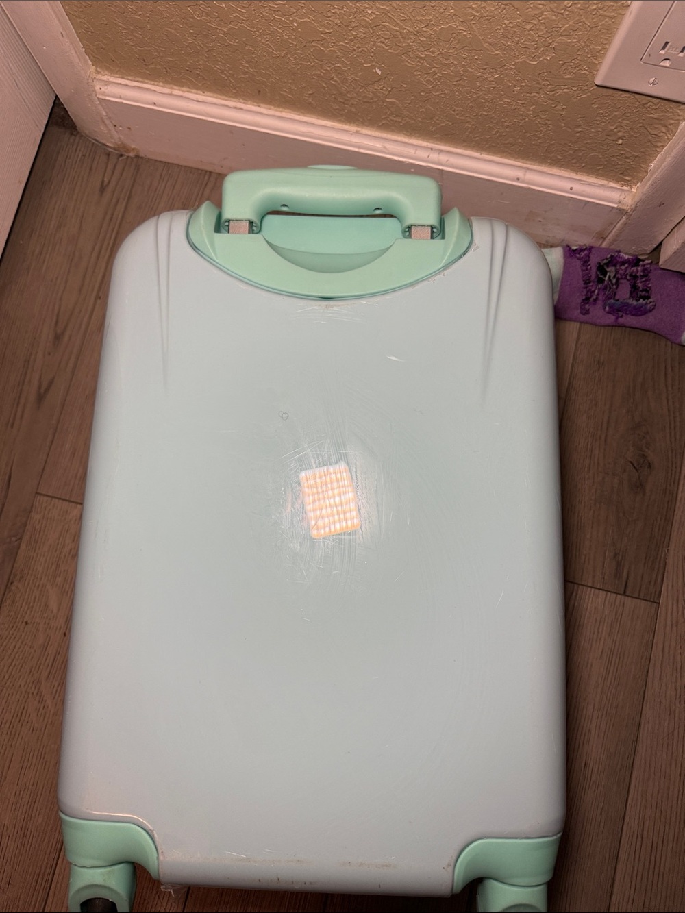 Disney Frozen Elsa Carry On Luggage Hardcover 18" Spinner Suitcase - Picture 11 of 12